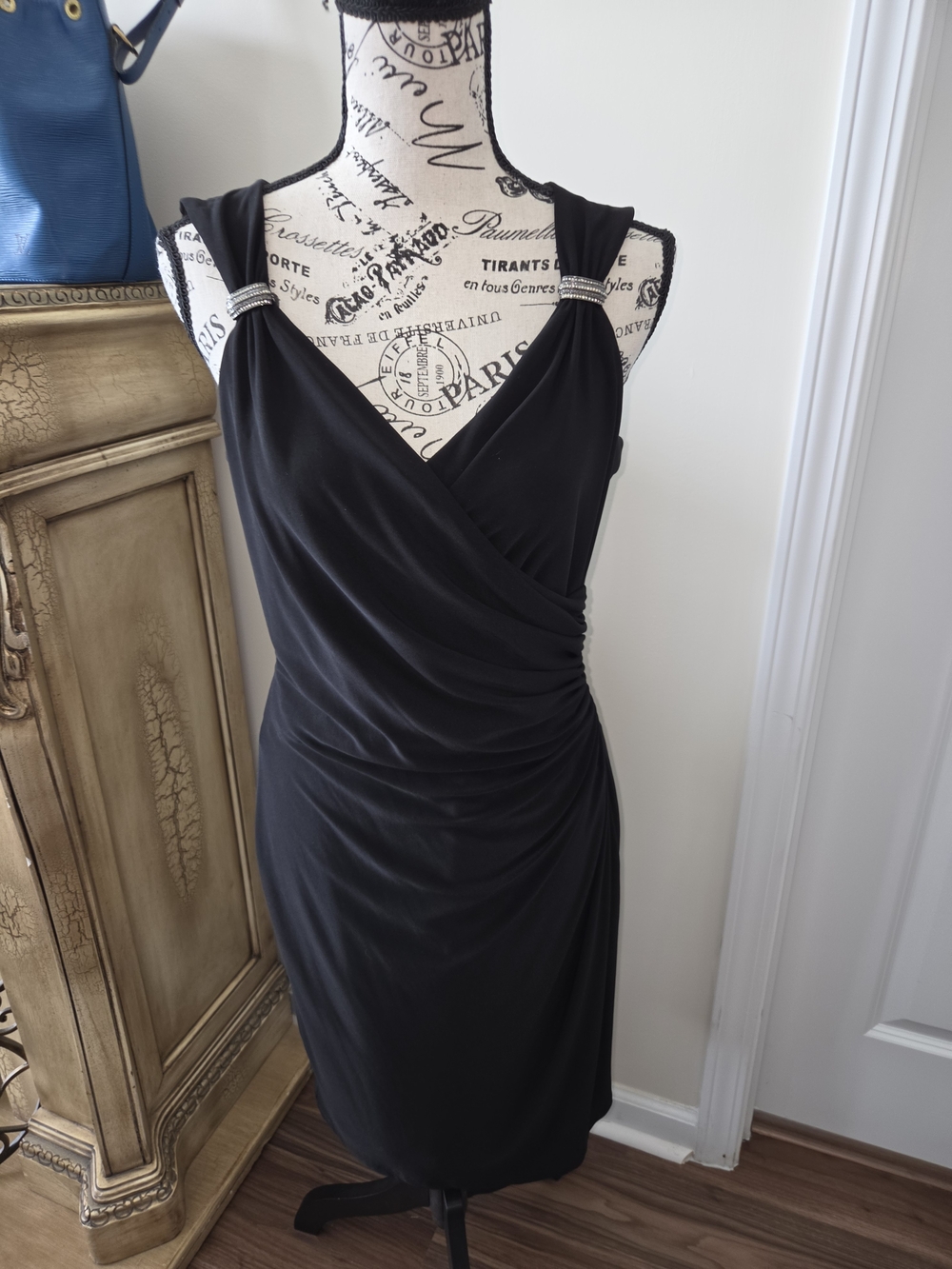Lauren Ralph Lauren Black V-Neck Ruched Midi Dress with Shoulder Accents